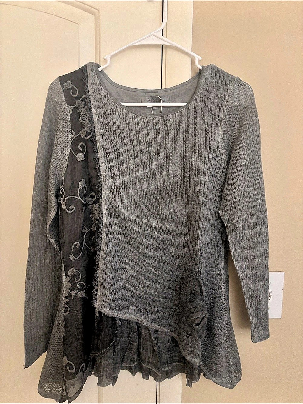 Women’s Simply Couture Floral Layered Sweater Gray Small